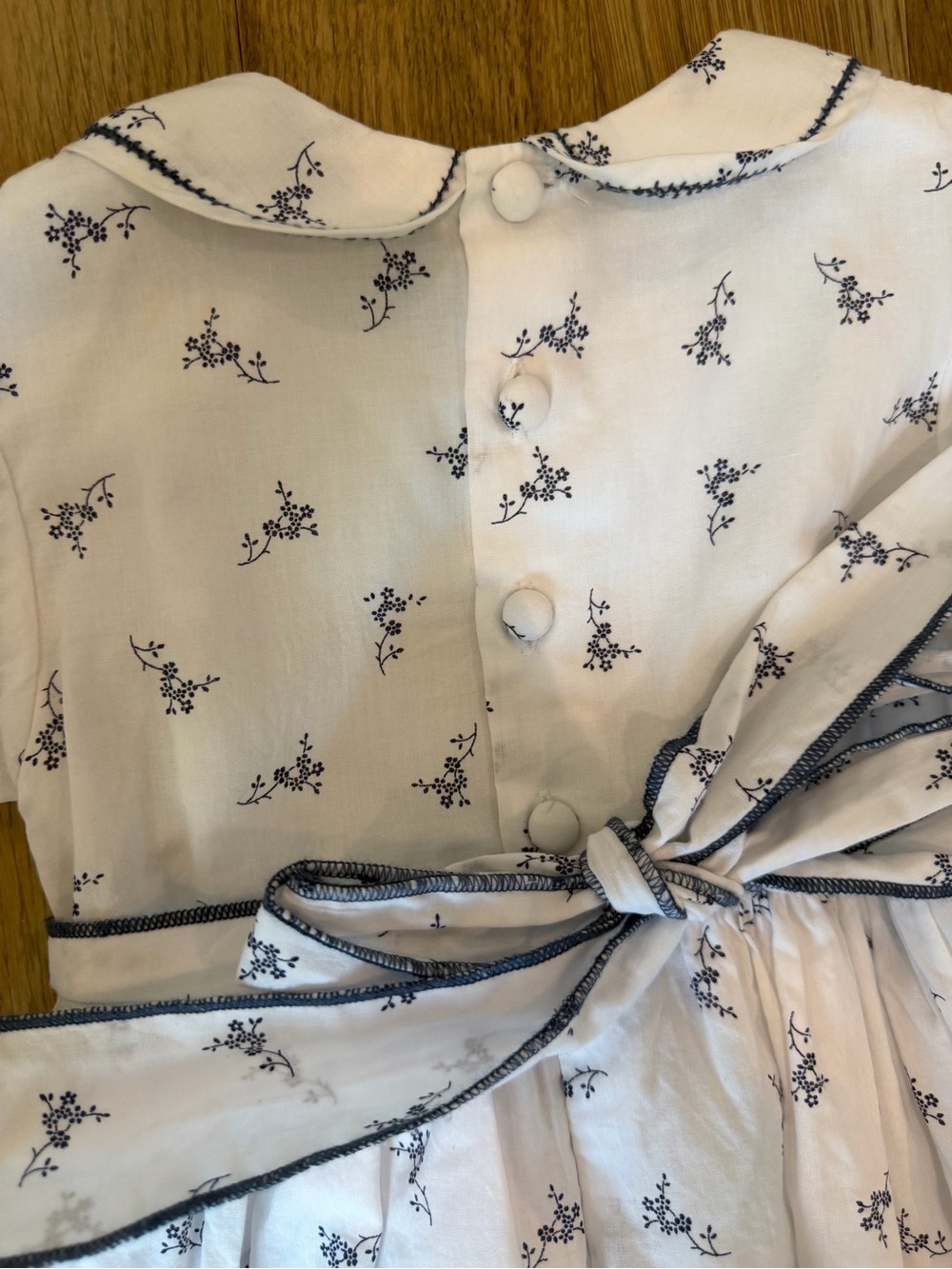 💙 Fleurisse Hand-Smocked Dress in Blue & White - Size 2 - Picture 7 of 9